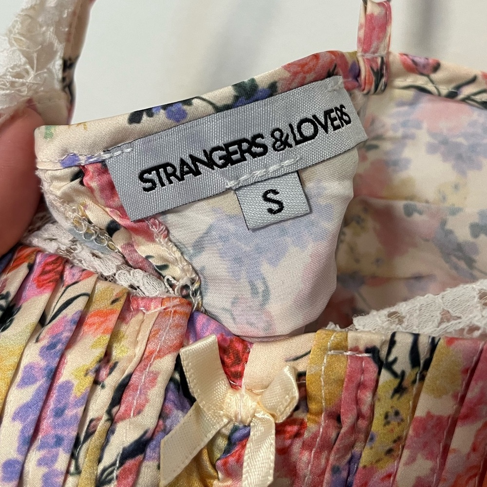 Strangers & Lovers Floral ruched bodycon dress - Picture 7 of 11